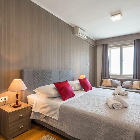 Golden Split Rooms Luaran gambar