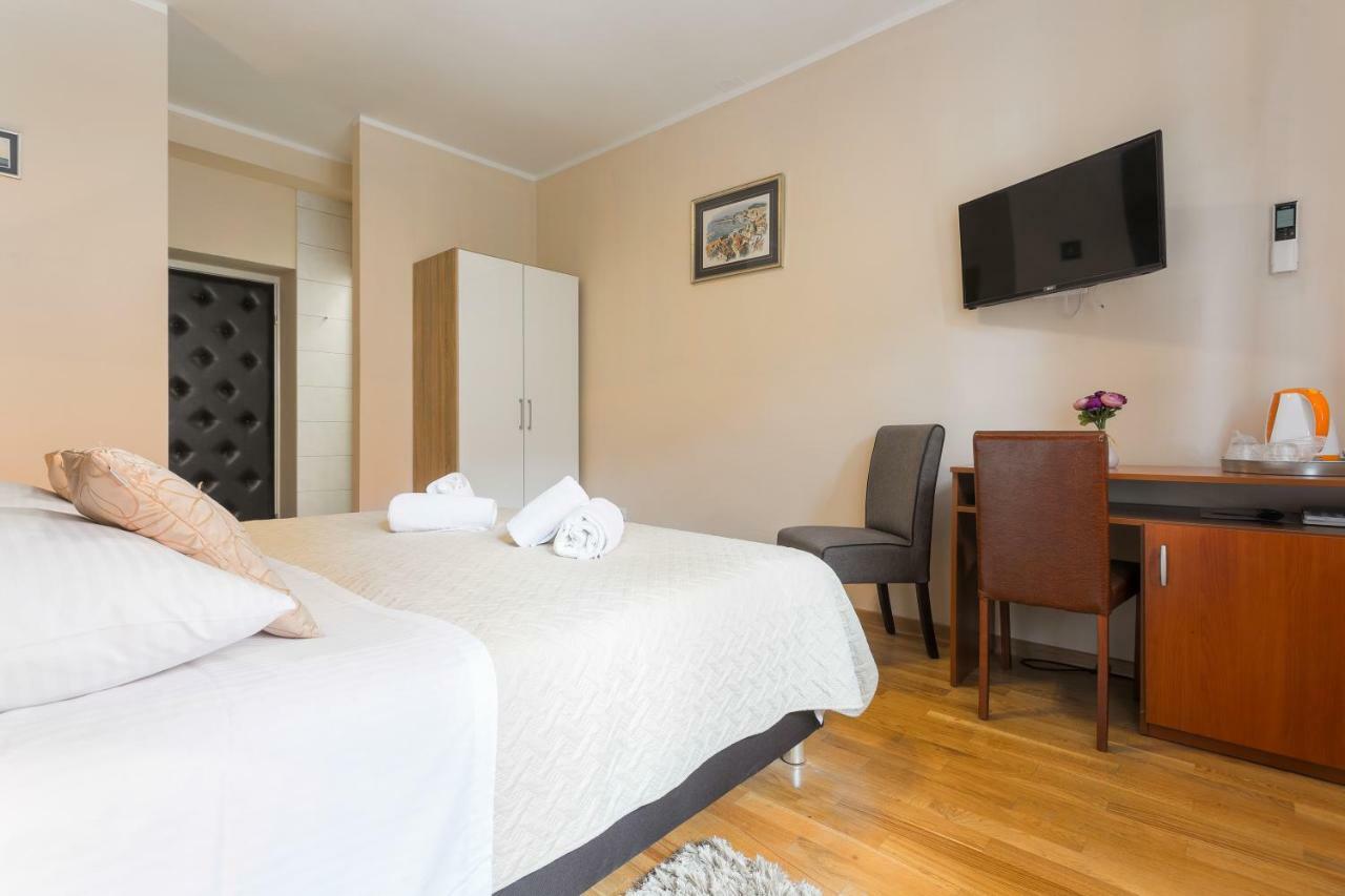Golden Split Rooms Luaran gambar
