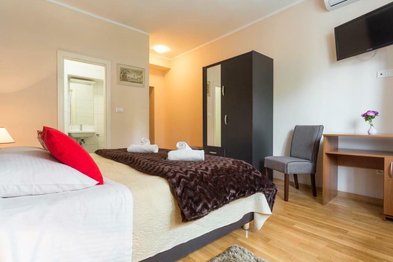 Golden Split Rooms Luaran gambar